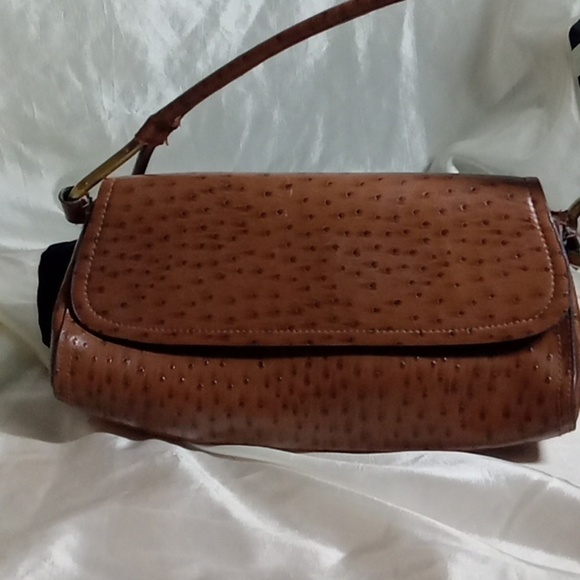 Bueno handbag with unique strap - Picture 1 of 5